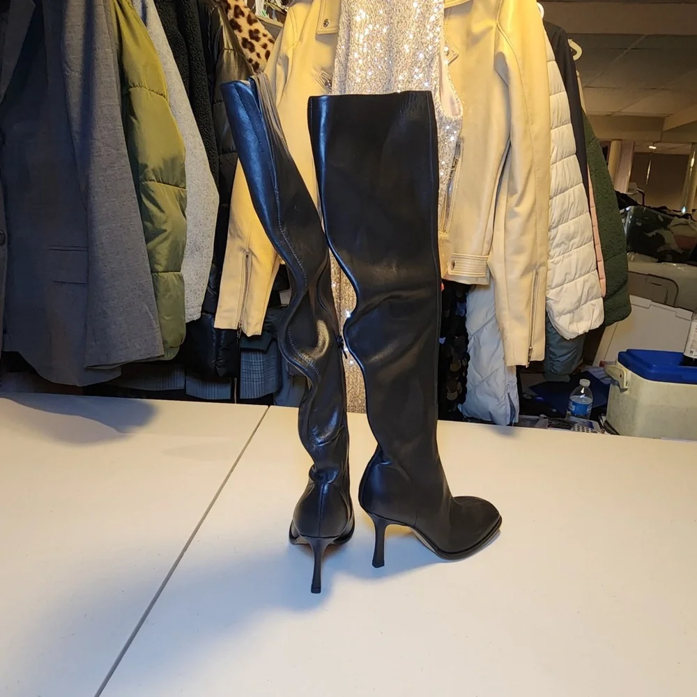 Jeffrey Campbell chic black